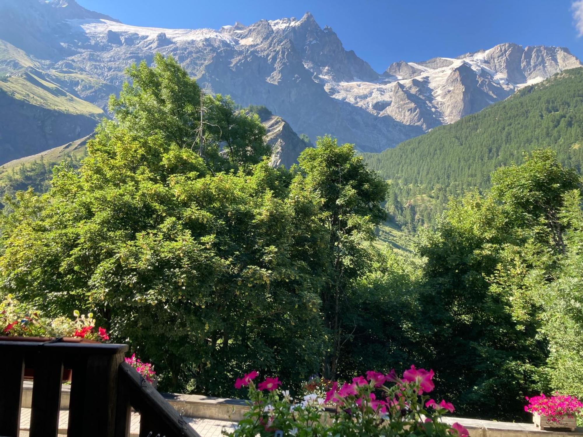 Hotel Des Alpes - Skiers & Bikers Lodge La Grave Bagian luar foto